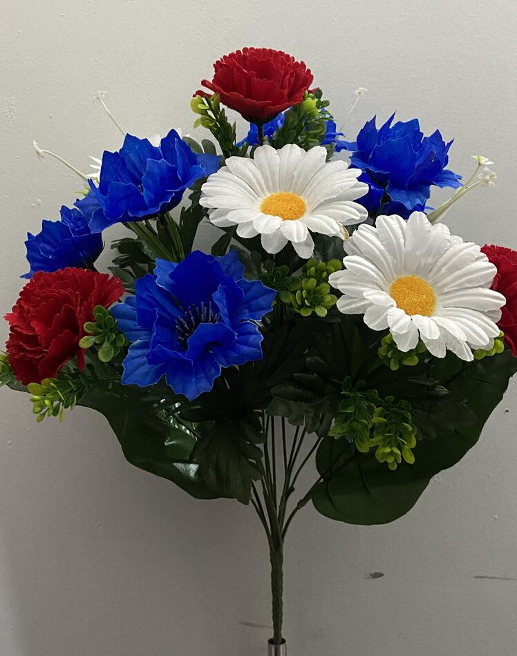 Полевой с лопухом