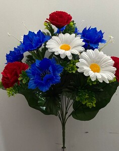 Полевой с лопухом