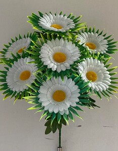 Ромашка з листом