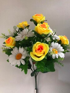 Роза атласная+ромашка с лопухом